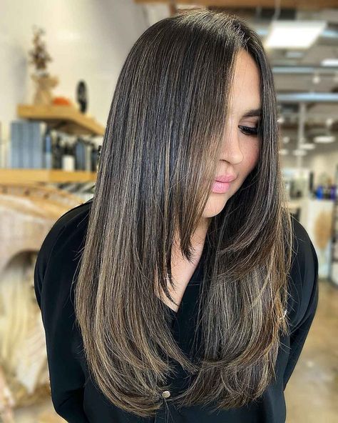 19 Stunning Haircuts with Long Layers for Straight Hair Balayage, Hair Lengths, Hairstyles For Layered Hair, Hairstyles For Thin Hair, Thick Hair Styles, Straight Hairstyles, Straight Layered Hair, Layered Thick Hair, Long Layered Haircuts