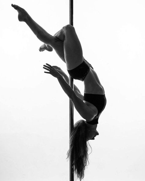 👁🖤👁 Dance, Pole Dance, Dance Photography, Hip Hop, Pole Dancing, Pole Dance Moves, Dance Poses, Pole Dancing Fitness, Pole Moves