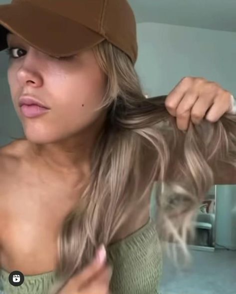 Super cute hair idea for those hat days. 🎥 @justclassicallycassidy - TikTok # hair #hairstyles #hat #braids Up Dos, Cute Hairstyles With Hats, Ponytail With Hat, Cute Hairstyles With Hats Baseball Caps, Super Easy Hairstyles, Hairstyles With Hats Ball Caps, Hairstyles With A Hat, Hairstyles With Ball Caps, Braids With Hat