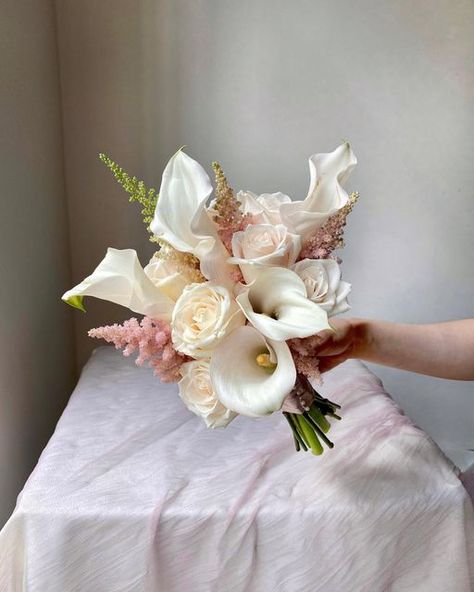 Floral, Bridal Bouquets, White Bouquet, Floral Bouquets Wedding, Modern Bridal Bouquets, Bridal Bouquet Pink, Wedding Bouquets Pink, Tulip Bridal Bouquet, White Bridal Bouquet