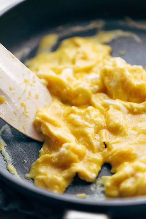 The absolute best soft scrambled eggs of my life! No strange ingredients or methods - just five quick and easy secrets to the best scrambled eggs of your life. | pinchofyum.com Breakfast, Bacon, Scrambled Eggs, Brunch, Egg Recipes, Breakfast Recipes, Muffin, Best Scrambled Eggs, Scrambled Eggs Recipe