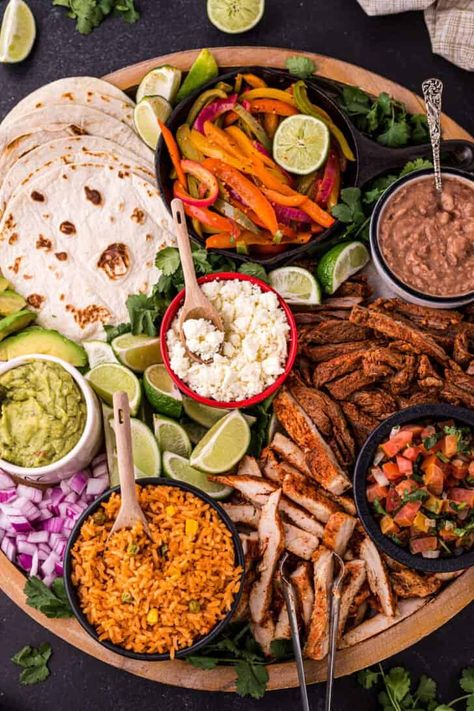 Mexican Food Recipes, Taco Bar, Brunch, Dessert, Mexican Dinner, Bars Recipes, Fajita Taco Recipe, Chips And Salsa, Buffet Food