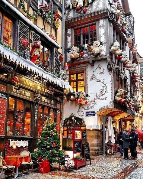 Here are 15 best cities to visit in Europe that are really aesthetic. These fairytale destinations are perfect vacations for any type of traveler - Switzerland adventure travel Inspo or Italy to relax. Europe travel tips for the best travel photography and the best Christmas markets to get your holiday cheer on #italy #switzerland #travel #travelinspo Trips, Strasbourg, Budapest, Edinburgh, Switzerland Christmas, Christmas Villages, Strasbourg Christmas, Christmas Markets Europe, Christmas In Europe