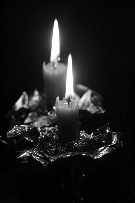 Secret Lights, Lanterns, Burning Candle Photography, Candles Photography, Light Photography, Black And White Gif, Witch Photos, White Photography, Image Photography