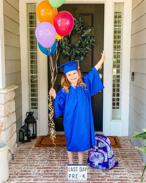 Courtney Carrier FitzPatrick on Instagram: “Well somehow my tiny little baby is old enough for kindergarten 😭 Happy Pre-K Graduation Day Brynn Elise 💙🎈 . . . #brynnelise #fiveyearsold…” First Day Of Pre K Pictures, Pre K First Day Of School Picture, Sk Graduation Ideas, Prek Graduation Party Ideas Diy, Pre K Graduation Gifts From Parents, Pre-k Graduation Party, Prek Picture Ideas, Kindergarten Graduation Party Decor, Pre Kindergarten Graduation Ideas