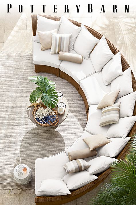 Buga, Patio Furniture Ideas, Modern Balcony Furniture, Outdoor Balcony Ideas, Outdoor Furniture Ideas Backyards, Outdoor Pool Furniture, Outdoor Lounge Seating, Curved Couch, Outdoor Table Decor