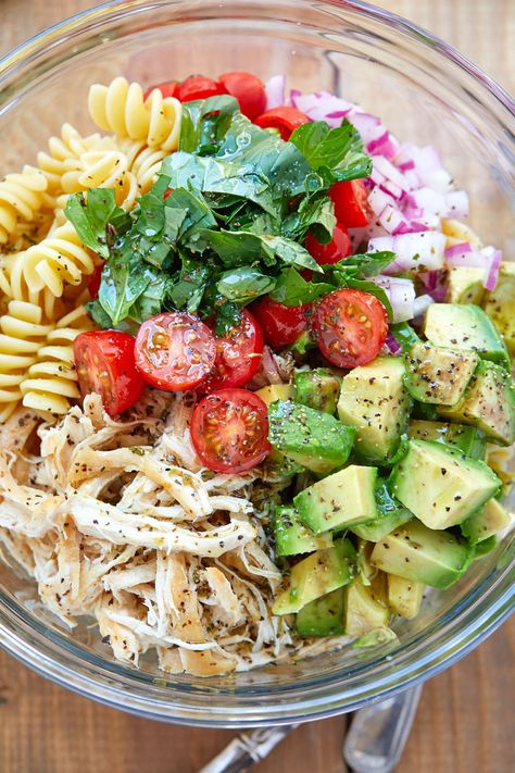 Pasta Salad, Dinner Recipes, Salads, Chicken Pasta, Salad, Fresh Basil, Recetas, Resep Sehat, Avocado Tomato