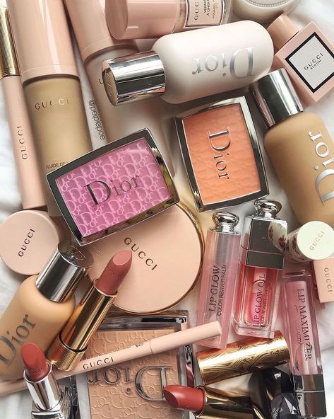 𝓜. on Twitter: "Dior makeup is so aesthetically pleasing.💗… " Make Up Collection, Glow, Dior, Dior Makeup, Luxury Makeup, Luxury Cosmetics, Makeup Cosmetics, Makeup Brands, Best Makeup Products