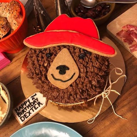 https://encrypted-tbn0.gstatic.com/images?q=tbn:ANd9GcT_11maIyeCSxaOohHEsy_-YfWheG88lsILp8vFwSoReSoXsEPyKT_EkWOb&s=10 Chocolate Celebration Cake, Belle Birthday Cake, Paddington Bear Party, Teddy Bear Picnic Party, Healthy Pudding, Fox Cake, Belle Birthday, Bear Recipes, Birthday Baking