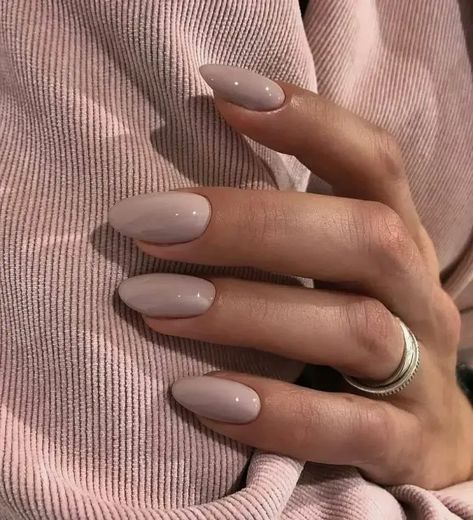 Simple Gel Nails, Sophisticated Nails, Classy Nails, Trendy Nails, Round Nails, Work Nails, Nail Inspo, Neutral Nail Color, Professional Nails