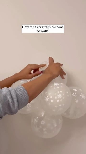 Anna |Home decor | lifestyle | floral art on Instagram: "Working with balloons for me is a love/hate relationship. But I found this easy and quick hack to attach balloons to walls, have you tried this before?" Ideas, Instagram, Floral, Diy, Hanging Balloons, Photo Booth Props, Balloon Hacks, Up Balloons, Balloon Wall