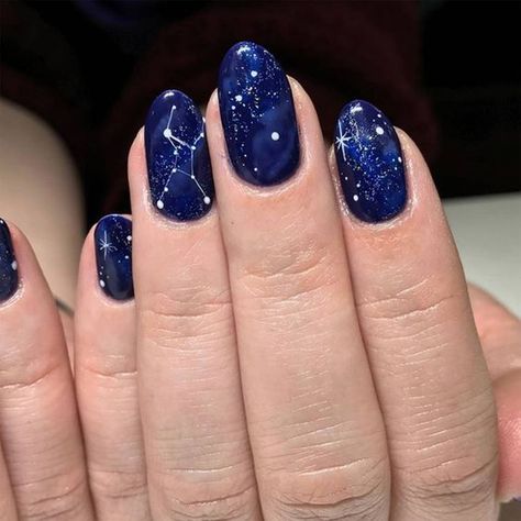 Galaxy nails, galaxy nail designs, and galaxy nail art for a gorgeous manicure Manicures, Nail Designs, Cute Nails, Pretty Nails, Model, Kuku, Pointy Nails, Nails Inspiration, Easy Nail Art