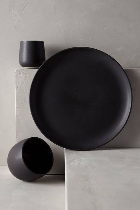 Spring is officially here today but I am feeling a little black! Matte black objects are drawing my attention lately. A couple of months ago I got two matte black bowls in Ikea and, every time I us… Iron Pan, Cast Iron Pan, Cast Iron, It Cast