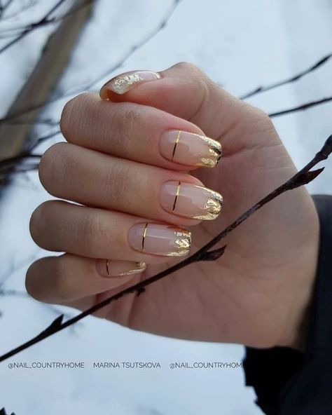 These gold nails are too beautiful! If you're looking for gold nail designs or gold nails acrylic or even gold and white nails, look no further than these beautiful gold nails manicures Accent Nails, Gold Nails, Nail Swag, Nail Art Designs, Nude Nails, Trendy Nails, Perfect Nails, Minimalist Nails, Nails Inspiration