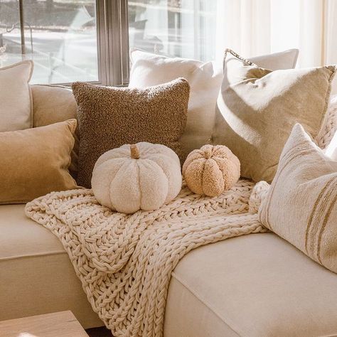 White Couch Fall Decor, Apartment Decor For Fall, Pumpkin Pillow Decor, Holiday Throw Pillows, Fall Home Decor Inspiration, Grey Couch Fall Decor, Aesthetic Fall Decor, Fall Couch Pillows, Fall Aesthetic Home