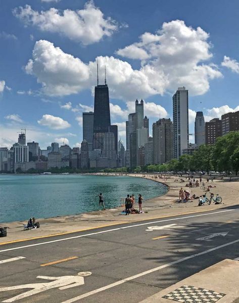 Insight for a fun, family trip to Chicago. #chicago Trips, Michigan, Chicago, Chicago Lake, Chicago Beach, Chicago Lakefront, Chicago Weekend, Chicago Illinois, Chicago Summer
