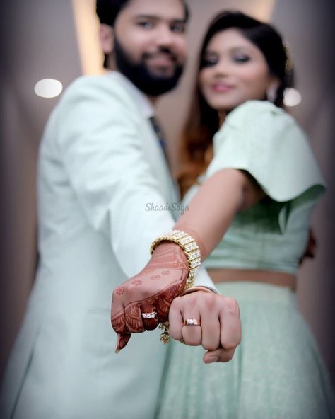 Engagement Photography, Engagement Rings, Engagement Announcement, Engagement Couple, Indian Engagement Photos, Engagement Announcement Pictures, Engagement Ring Photography, Engagement Photoshoot Indian, Engagement Ceremony