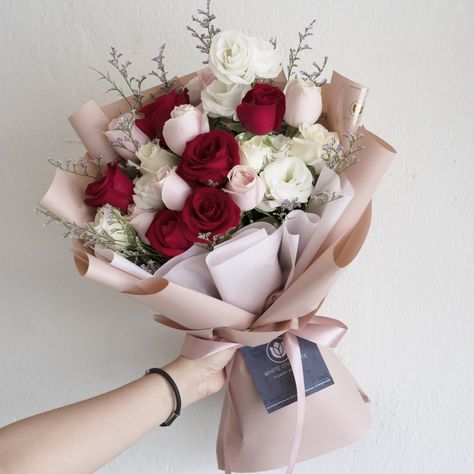 Floral, Boho, Flowers Bouquet Gift, Roses Bouquet Gift, White Flower Bouquet, Flower Gift, Flowers Bouquet, Red Rose Bouquet, Flower Boquet
