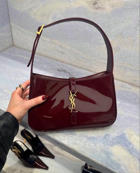 ✨Fall cherry red nails aesthetic. Sling back heels aesthetic. Burgundy nails aesthetic. Luxury fall handbags aesthetic @Karina_ayg ✨ #taylajaybeauty #ysl #leather #handbags #slingback #heels #taylajay #burgundy #fall #cherryred #fallnails Burberry, Chanel, Design, Dior, Styl, Lol, Red Aesthetic, Kleding, Style
