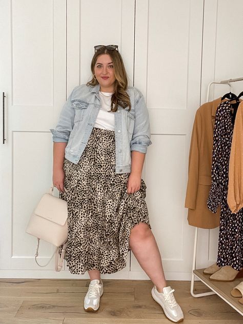 Outfits, Plus Size Outfits, Jeans, Rock Style, Casual Outfits Plus Size, Plus Size Outfits Casual, Casual Plus Size Outfits, Plus Size Casual, Printed Skirt Outfit
