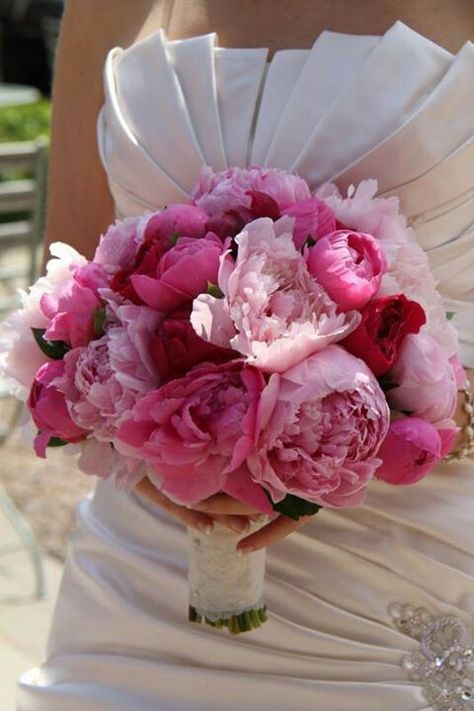 Peonies Floral Wedding, Pink Peonies Wedding, Wedding Flowers Peonies, Pink Peony Bouquet Wedding, Bridal Bouquet Peonies, Peony Wedding, Wedding Flowers Summer, Peony Bouquet Wedding, Wedding Bouquets Pink
