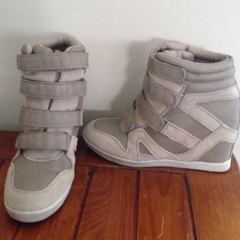 BDG Sneaker Wedges Rand BDG sneaker wedges worn twice. Good condition. Suede and leather. Can ship in original box Urban Outfitters Shoes Urban Uutfitters, Art Deco, Trainers, Sneaker Wedges, Sneaker Heels Wedges, Wedge Sneaker, Sneaker Heels, Wedge Sneakers, Wedge Shoes