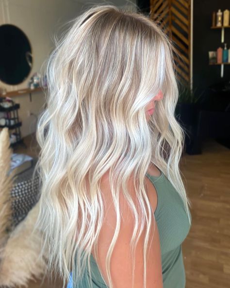 Balayage, Redken Shades, Light Blonde Hair, Icy Blonde Hair, Bright Blonde Hair, Platinum Blonde Hair, Blonde Hair Shades, Perfect Blonde Hair, Blonde Hair Color
