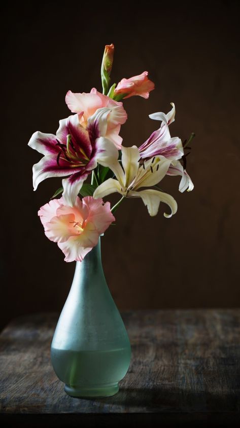 Nature, Inspiration, Flowers Photography, Still Life Flowers, Flowers In Vase Painting, Flower Photography Art, Floral Photography, Flowers In A Vase, Flowers Vase