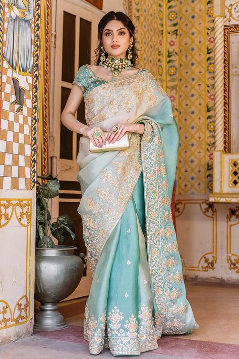 India, Ombre, Unique Blouse Designs, Stylish Dresses, Stylish Sarees, Indian Bride Outfits, Saree Designs, Saree Look, Indian Fashion Dresses