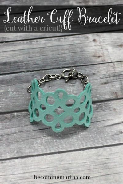 What Cricut Projects Can I Make? Leather Cuff Bracelet Diy, Cuff Bracelets Diy, Diy Leder, Bracelet Cuir, Cricut Craft Room, Diy Cricut, Cricut Tutorials, Leather Cuffs Bracelet, Diy Schmuck