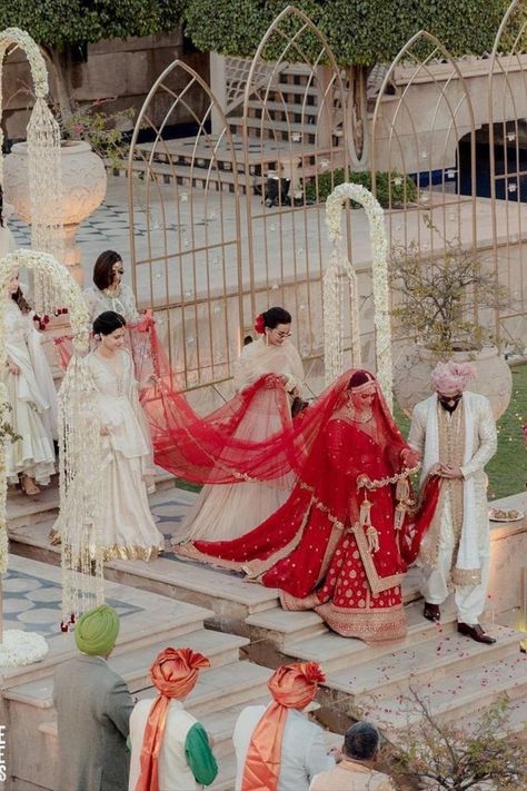 Bride, Indian Bridal, Desi Wedding, Desi Wedding Decor, Bridal, Indian Bride, Indian Wedding Bride, Indian Wedding, Boda