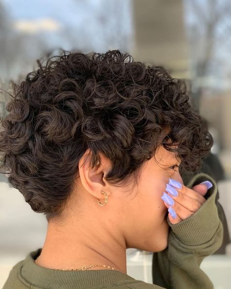 25 Modern Spiral Perm Hairstyles Women Are Getting Right Now Instagram, Short Permed Hairstyles, Permed Bob Hairstyles, Permed Short Hair, Curly Permed Hair, Perms For Short Hair, Short Permed Hair, Short Hair Perms, Permed Hairstyles