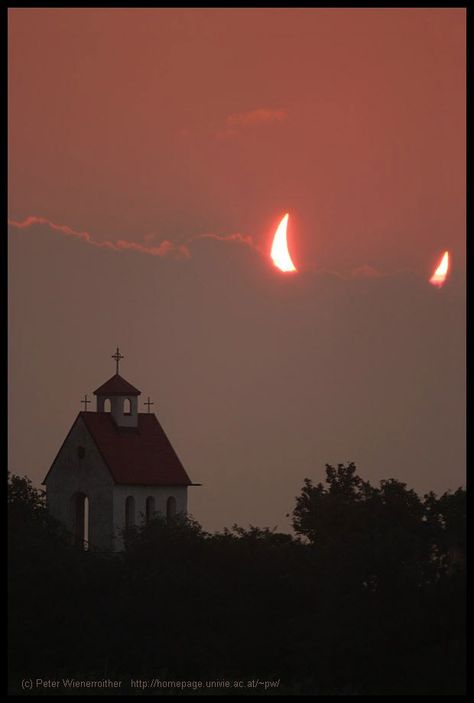 partial solar eclipse devil horns sun The 50 Most Perfectly Timed Photos Ever Clouds, Nature, Sunset, Epic Photos, Lugares, Cool Photos, Captured Moments, Beautiful World, Amazing Photography
