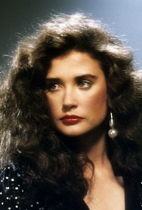 25 Most Stunning 80's Hairstyles Just for You - Time To Cherish The Old Glamour - Haircuts & Hairstyles 2019 Big Hair, Peinados, Cortes De Cabello Corto, 80s Hair, 1980s Hair, Capelli, 80s Haircuts, 80s Hair And Makeup, Chignon