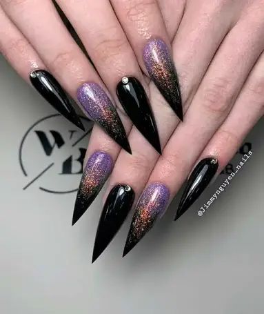 Edgy Winter Nails 2023-2024: 17 Daring Ideas Goth Nails, Ongles, Gothic Nails, Gothic Nail Art, Claws, Fancy Nails, Witch Nails, Face, Pretty Nails