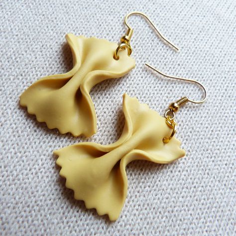 041_pasta_ribbons_by_amalie2 Polymer Clay Charms, Fimo, Diy, Polymer Clay, Polymer Clay Diy, Polymer Clay Crafts, Polymer Clay Jewelry, Clay Jewelry, Polymer Clay Jewelry Diy