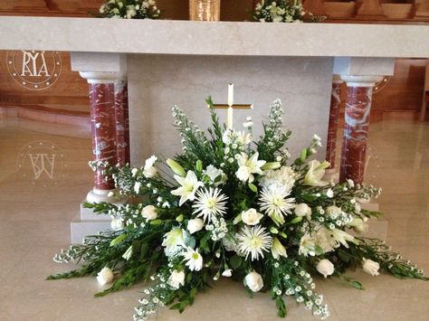 Church Arrangement Decoration, Floral Arrangements, Arreglos Florales, Altar Flowers, Altar Arrangement, Altar, Modern Flower Arrangements, Funeral Flowers, Flower Decorations