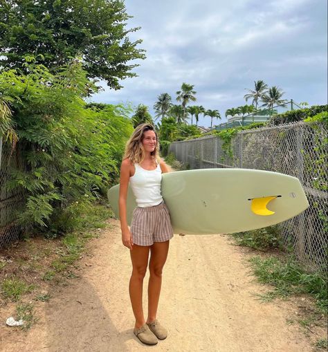 Outfits, Surf Girls, Surfer Girl Aesthetic Outfit, Girl Beach Outfit, Granola Girl Aesthetic Outfits Summer, Beach Outfit, Beach Girl, Surfer Girl Style, Surfer Girl Outfits