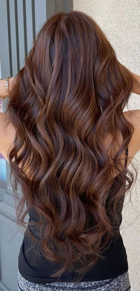 49. Brown Copper-Red Long Locks Autumn is the perfect time to wear brown hair colour. There are so many gorgeous shades of brown hair... Long Hair Styles, Balayage, Haar, Blond, Red Hair Inspo, Peinados, Bob, Brunette, Brown Hair Inspo