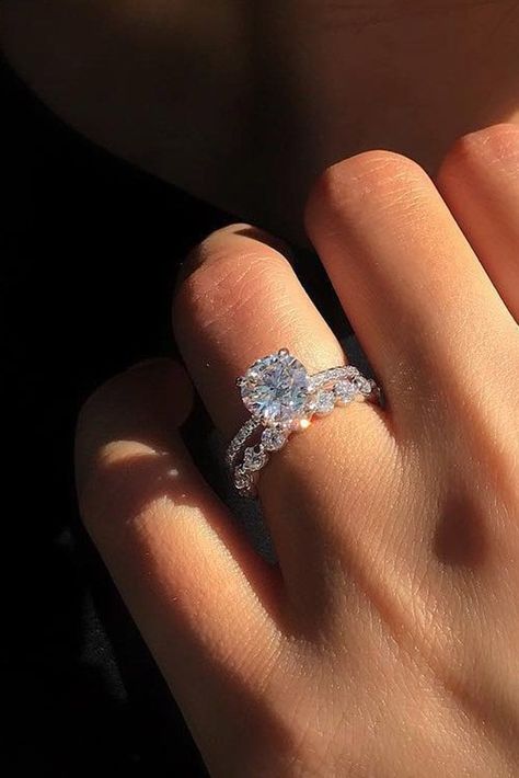 Engagement ring Vintage Engagement Rings, Engagements, Engagement Rings, Wedding Rings, Dream Engagement Rings, Wedding Ring Sets, Wedding Rings Engagement, Elegant Wedding Rings, Diamond Wedding