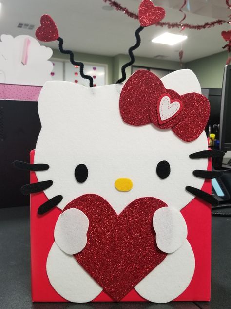 Hello Kitty Valentine box Valentine's Day, Hello Kitty Gifts Diy, Hello Kitty Gifts, Hello Kitty Crafts, Diy Hello Kitty, Hello Kitty Birthday, Hello Kitty Birthday Party, Valentine Day Boxes, Valentine Box
