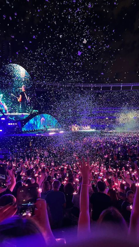 Instagram, Music, Coldplay, Coldplay Concert, Musica, Dream Concert, Concert Aesthetic, Night Life, Chill
