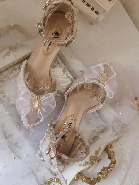 Fancy Shoes, Party High Heels, Princess Shoes, Vintage Heels, Fairy Shoes, Cos Shoes, Lolita Vintage, Prom Heels, Pretty Shoes