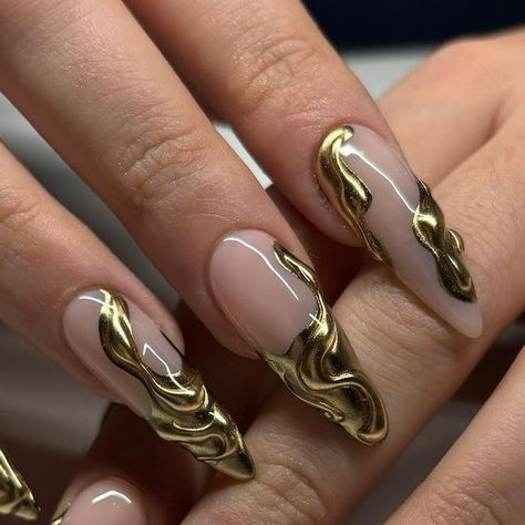 MADRINAILS on Instagram: "Goooold @thereal_emaa ✨⭐️ #gold #goldnails #chromenails #chrome #nailchrome #3dnailart #nailsnailsnails #naildesign" Design, Ongles, Uñas, Pretty Nails, Dragon Nails, 3d Nail Designs, Fire Nails, Nails Inspiration, Velvet Nails