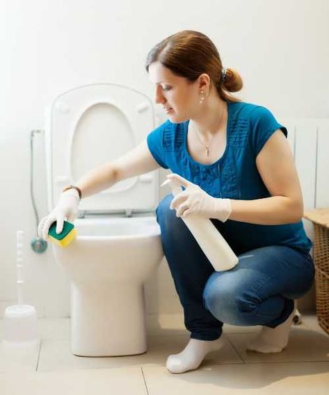 How to Deep Clean a Bathroom in 30 Minutes or Less! Bathroom, Pregnancy Health, Recycling, Toilet, Cleaning, Diy, Pregnancy Workout, Fotografia, Bathroom Trends