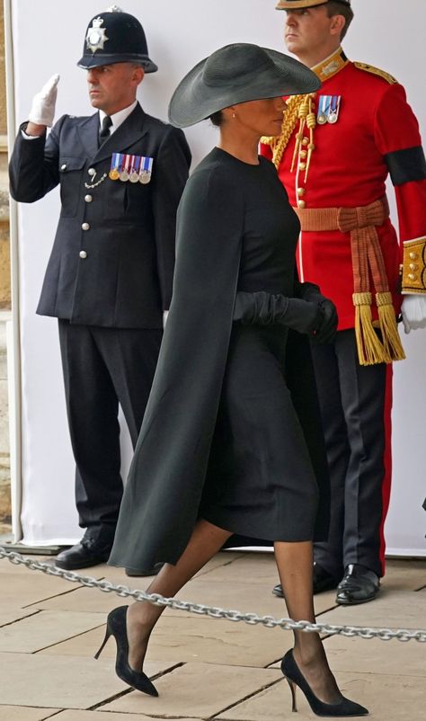 Vogue, Outfits, Fashion, Windsor Fc, Queen, Style, Royal Outfits, Royal Fashion, Style Muse