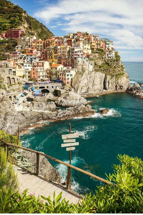 Guide to the most beautiful, unique and best places to visit in Italy. From famous towns of Amalfi Coast, to Lake Como Towns and beautiful Islands in Italy that are a must see before they get too popular to visit. #positano #milan #lazio #siena #chianti | Unique Places To Visit In Italy | Italy Tourist Places | Most Beautiful Places In Italy | Best Places To Visit In Northern Italy | Prettiest Places In Italy | Beautiful Places To Visit In Italy | Interesting Places In Italy | Italy Travel, Art, Lake Como, Amalfi Coast, Italy Coast, Positano Italy, Italy Italy, Places In Italy, Visit Italy