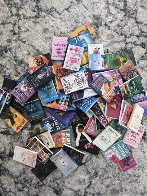Romance Book Lovers 📚 | I’m addicted to making mini books….and it’s taking away from my time from reading real books 😂😂😂 | Facebook Book Lovers, Motivation, Book Nerd, Reading, Mole, Book Set, Book Club, Book Addict, Top Books