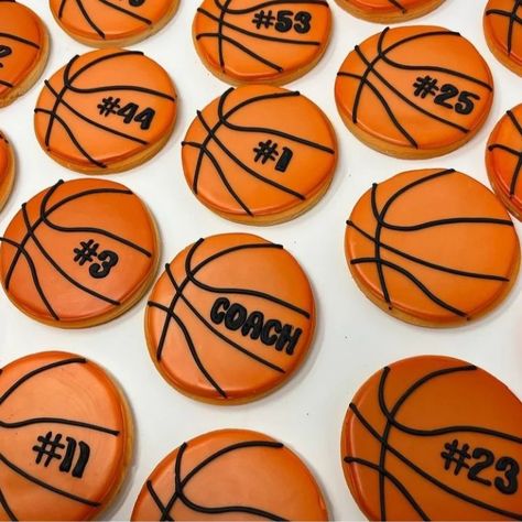 Dessert, Cookie Decorating, Basketball Treats, Basketball Cookies, Sport Cakes, Basketball Party, Basketball Cake, Basketball Themed Birthday Party, Cut Out Cookies
