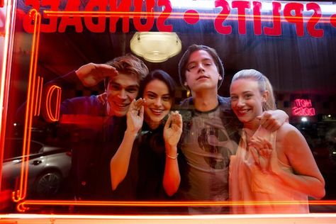 From 'Riverdale' to 'Seinfeld,' Midseason Replacements That Became Hits Friends, Actors, Riverdale Season 1, Riverdale Season 2, Jughead Jones, Riverdale Cast, Riverdale Memes, Riverdale 2017, Riverdale Cw